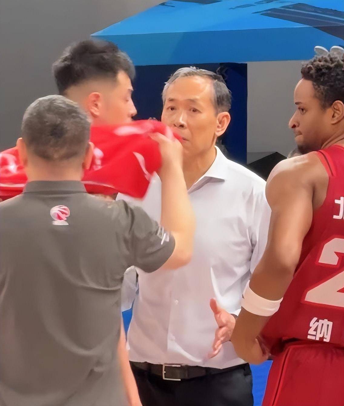 开云体育中国-包含NBA球队主帅因失利被解职，管理层面临挑战的词条