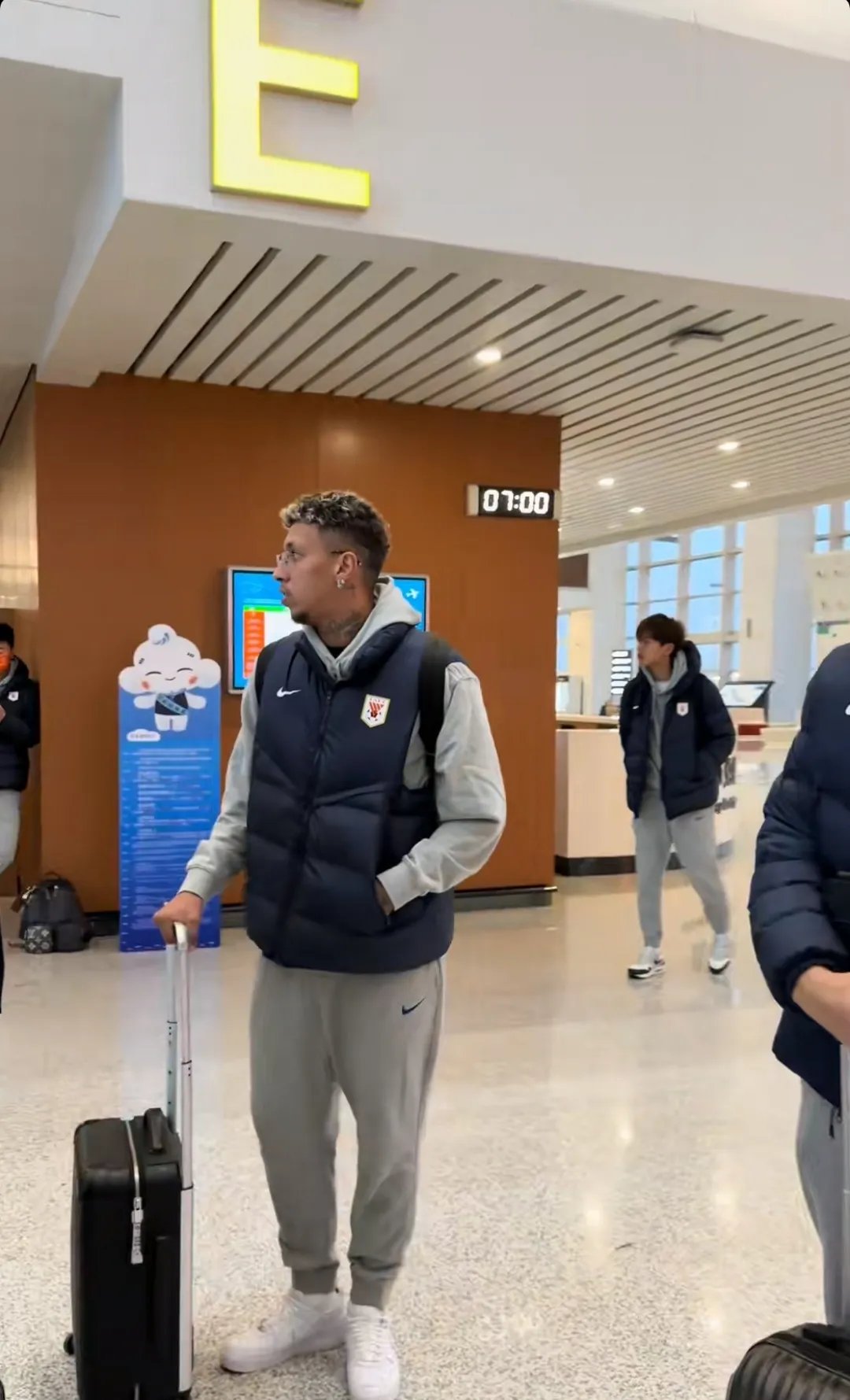 包含韩国球队备战亚冠比赛，备受瞩目的词条