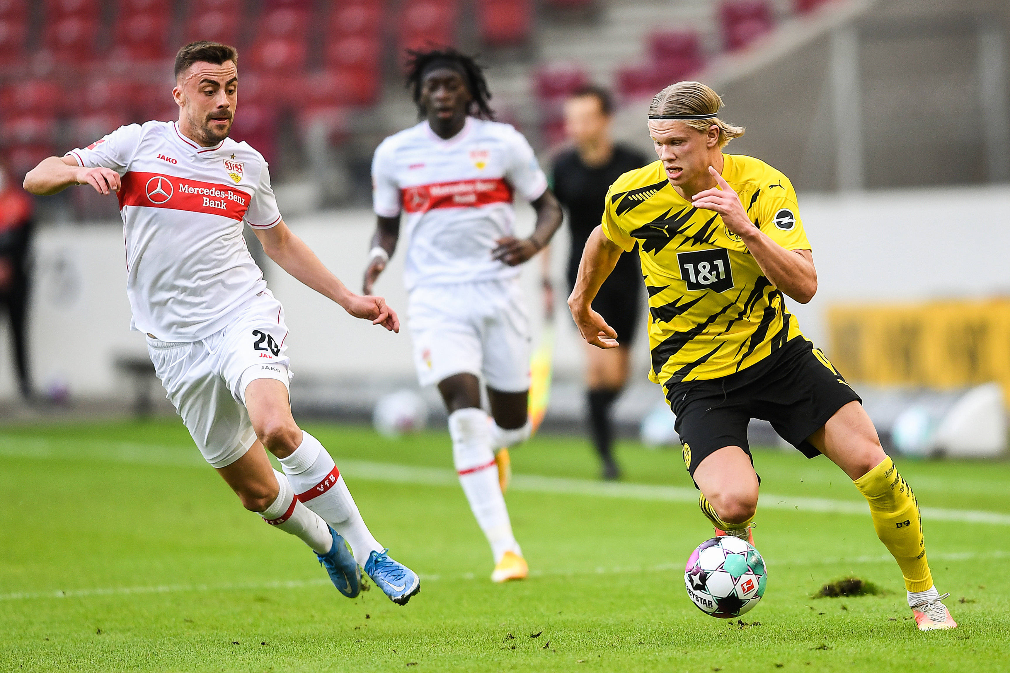 斯图加特客场击败对手，喜迎三分的简单介绍