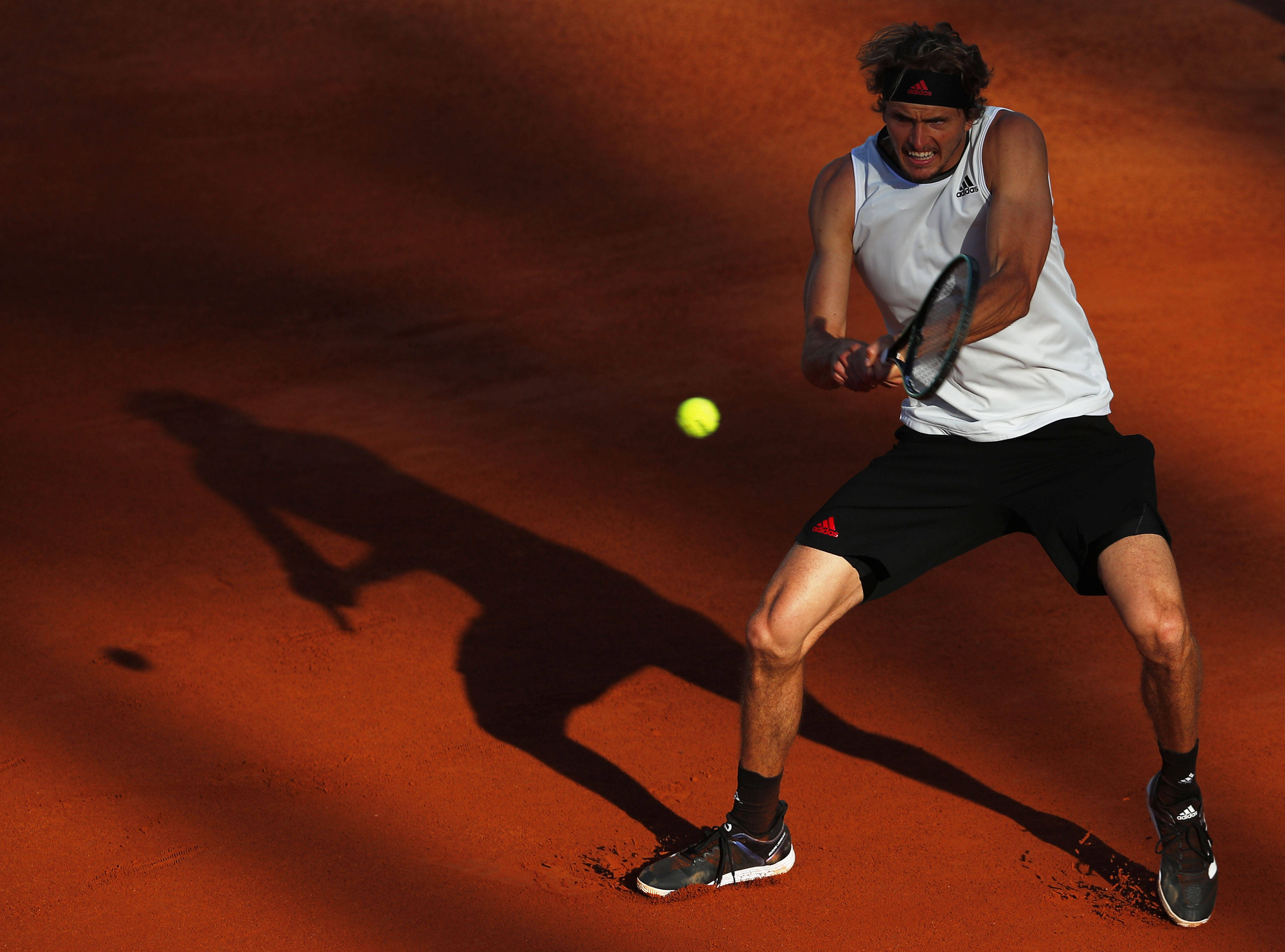 世界网球队绝杀意大利网球队，兹维列夫惊艳世界的简单介绍