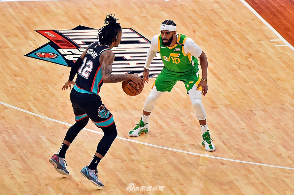 开云体育官网-爵士擒灰熊，稳坐榜首