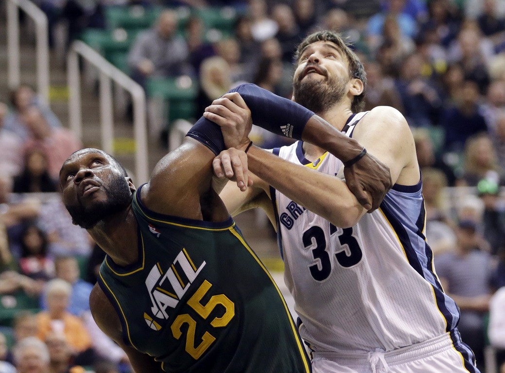 爵士擒灰熊，稳坐榜首