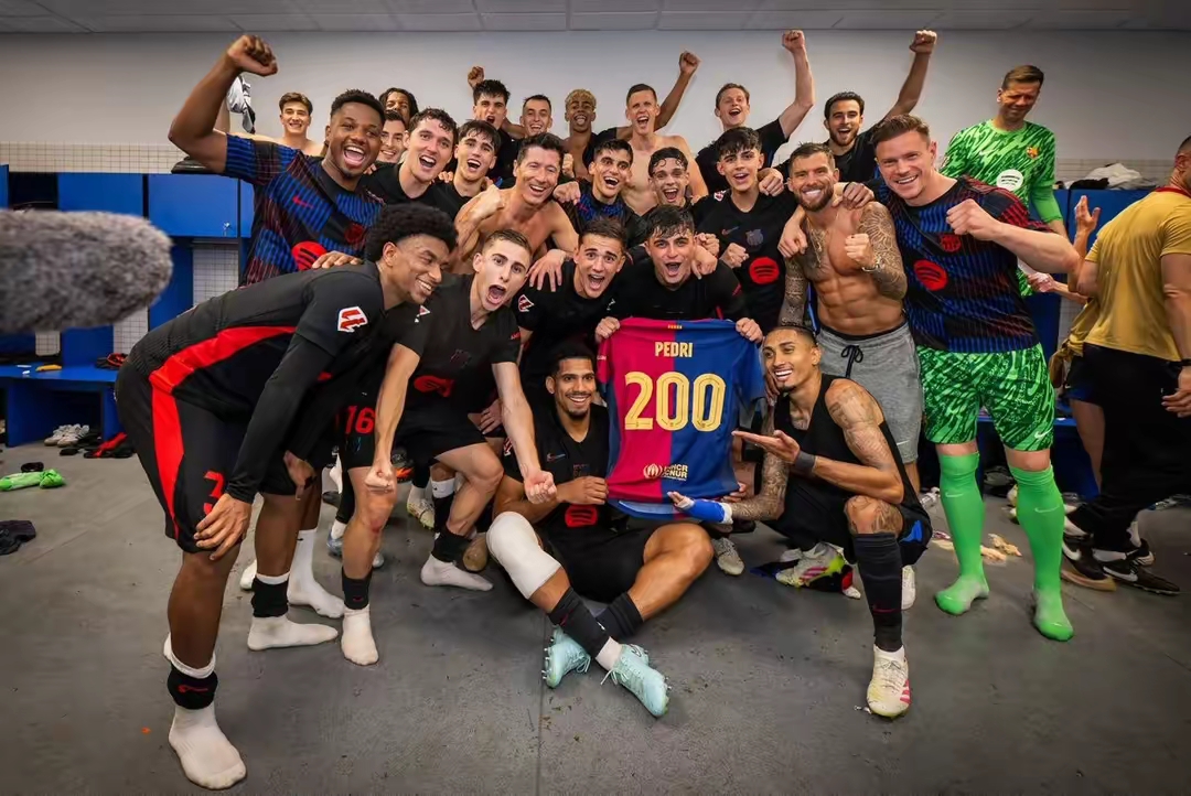 关于里昂完胜巴黎，佩德里绝境逆转的信息