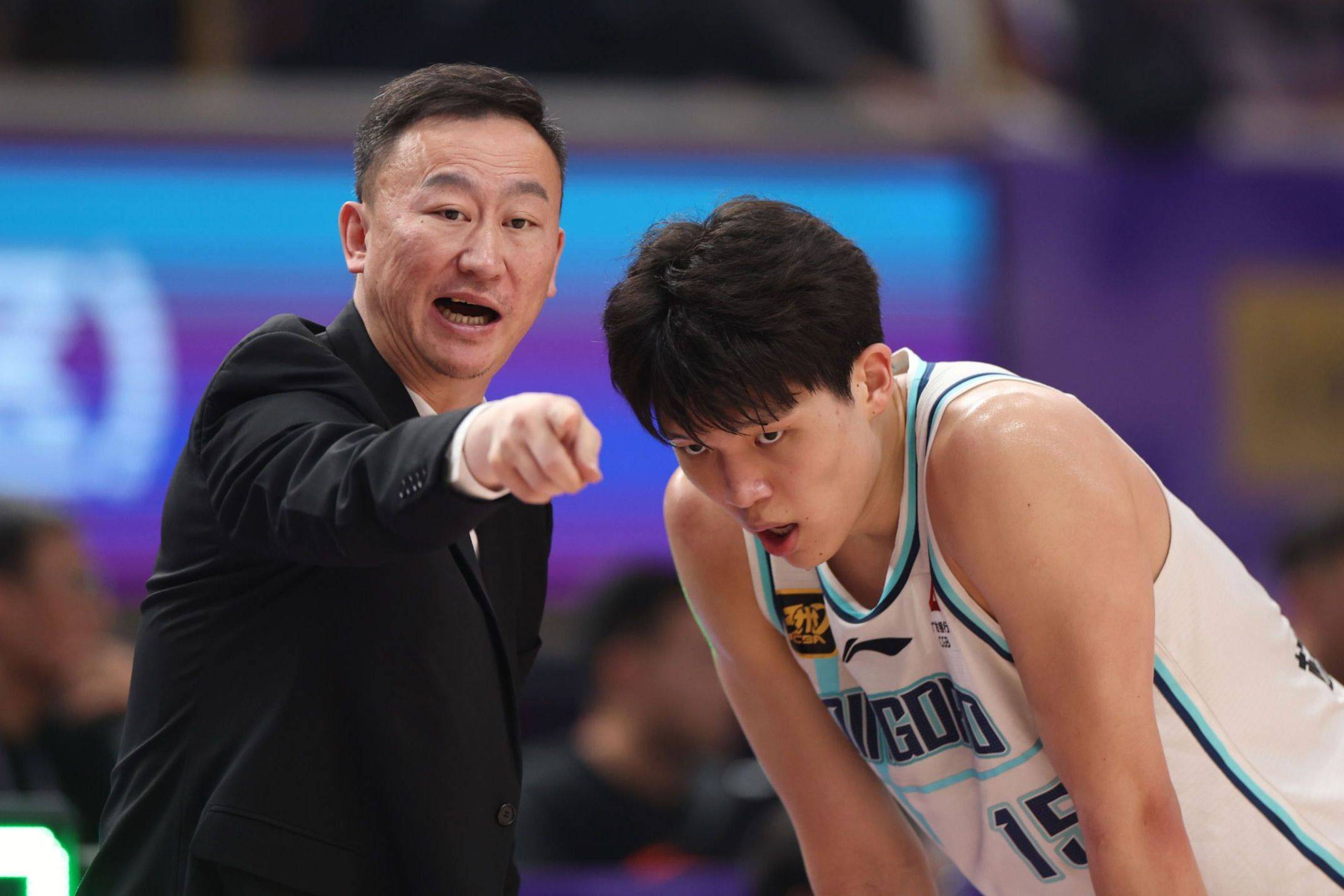 开云体育入口-青岛队鏖战浙江队，福克斯关键制胜