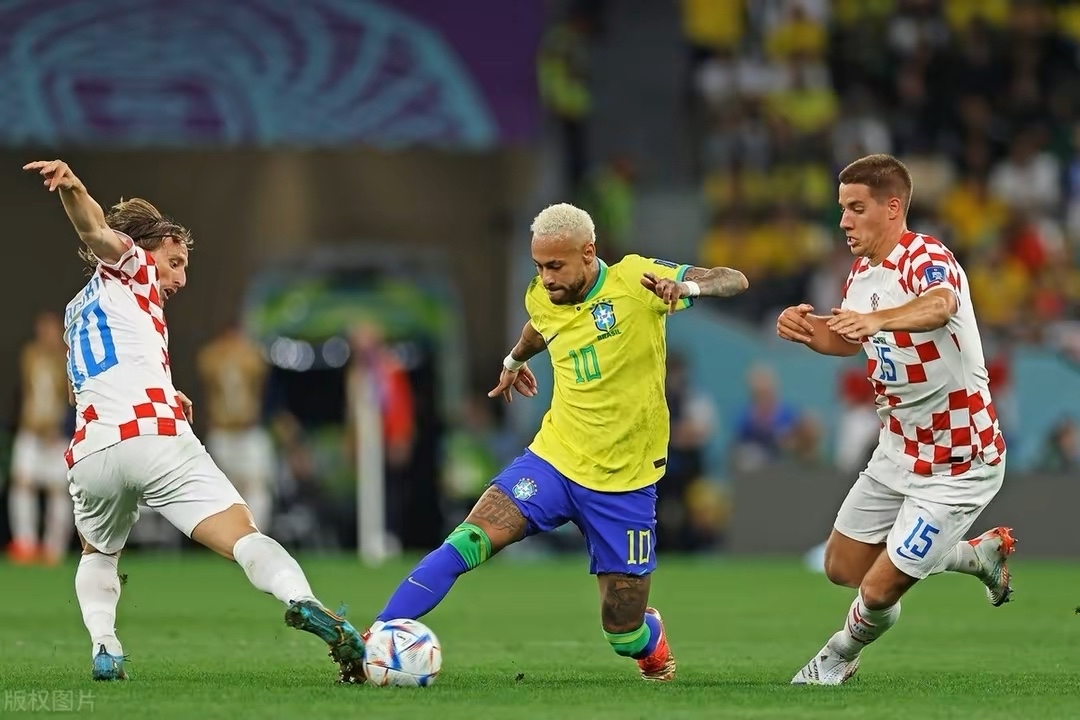 包含葡萄牙鏖战皇马，内马尔刷新纪录的词条