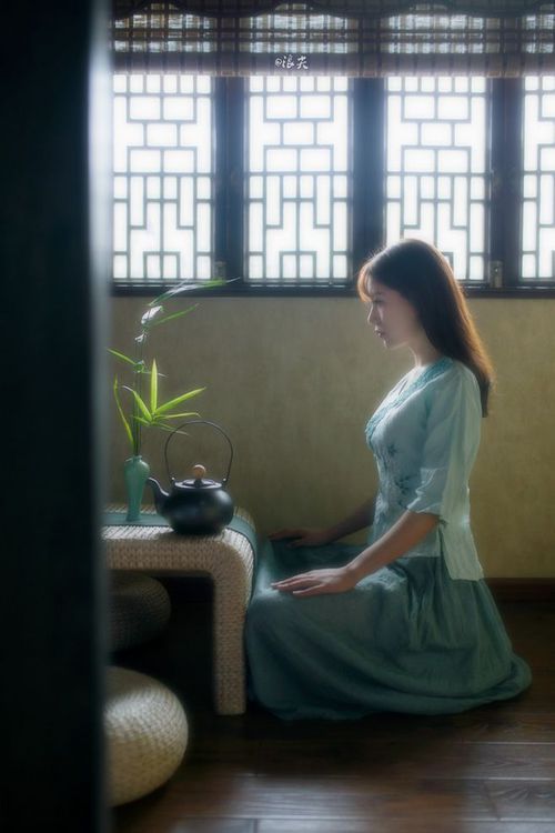 双重风暴,哥伦比亚足球粉碎马竞神话,凯恩篮球西决生死战铸就传奇