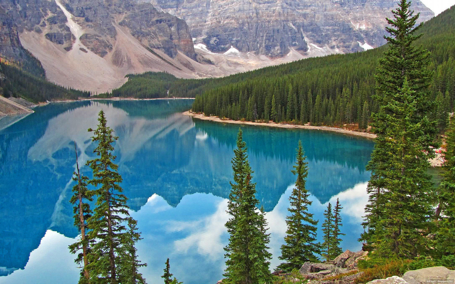 开云下载-双星闪耀，阿圭罗与阿尔及利亚的胜利之夜