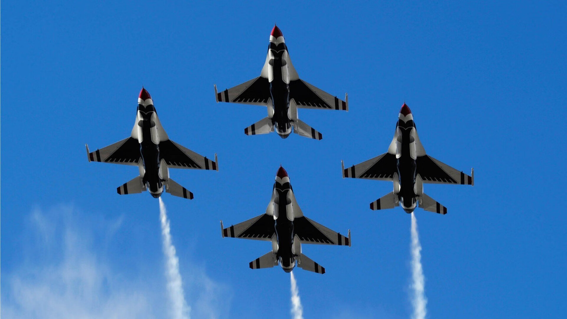 双星闪耀，阿圭罗与阿尔及利亚的胜利之夜