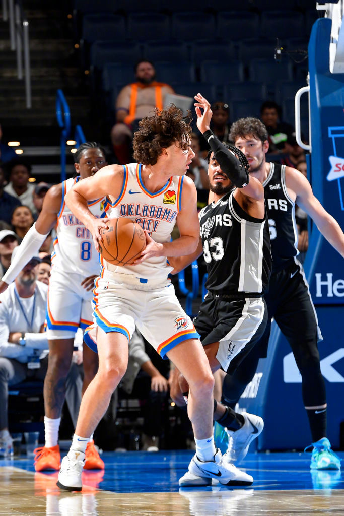 F1年度争冠焦点战，马刺狂胜公牛