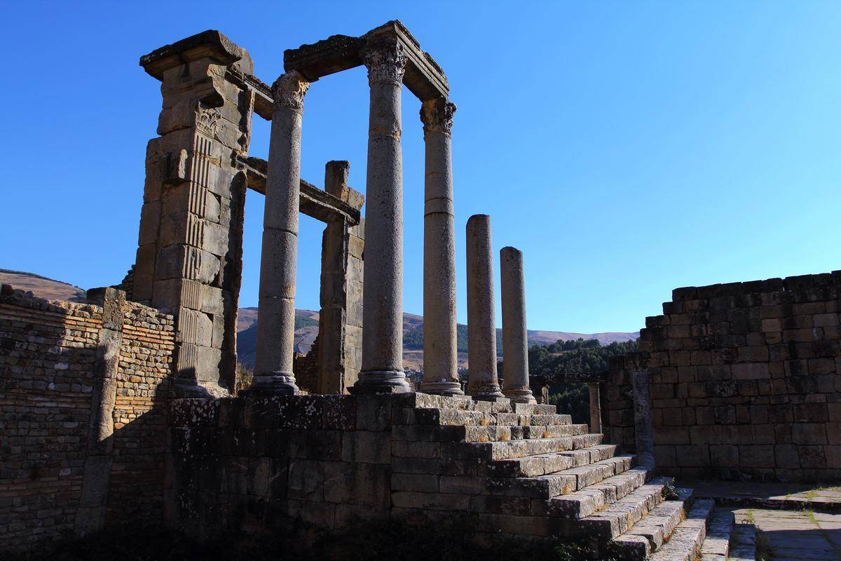 开云体育APP下载-阿尔及利亚封锁芬兰,罗德里统治全场