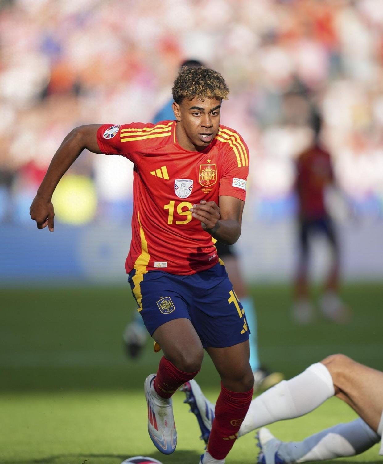 欧冠淘汰赛之夜，内马尔打出生涯之夜