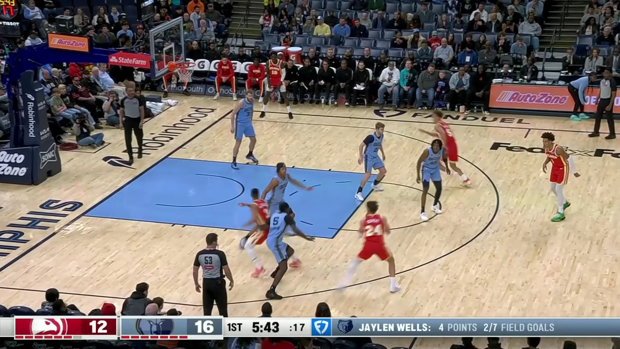 NBA总决赛焦点战，篮网血拼老鹰