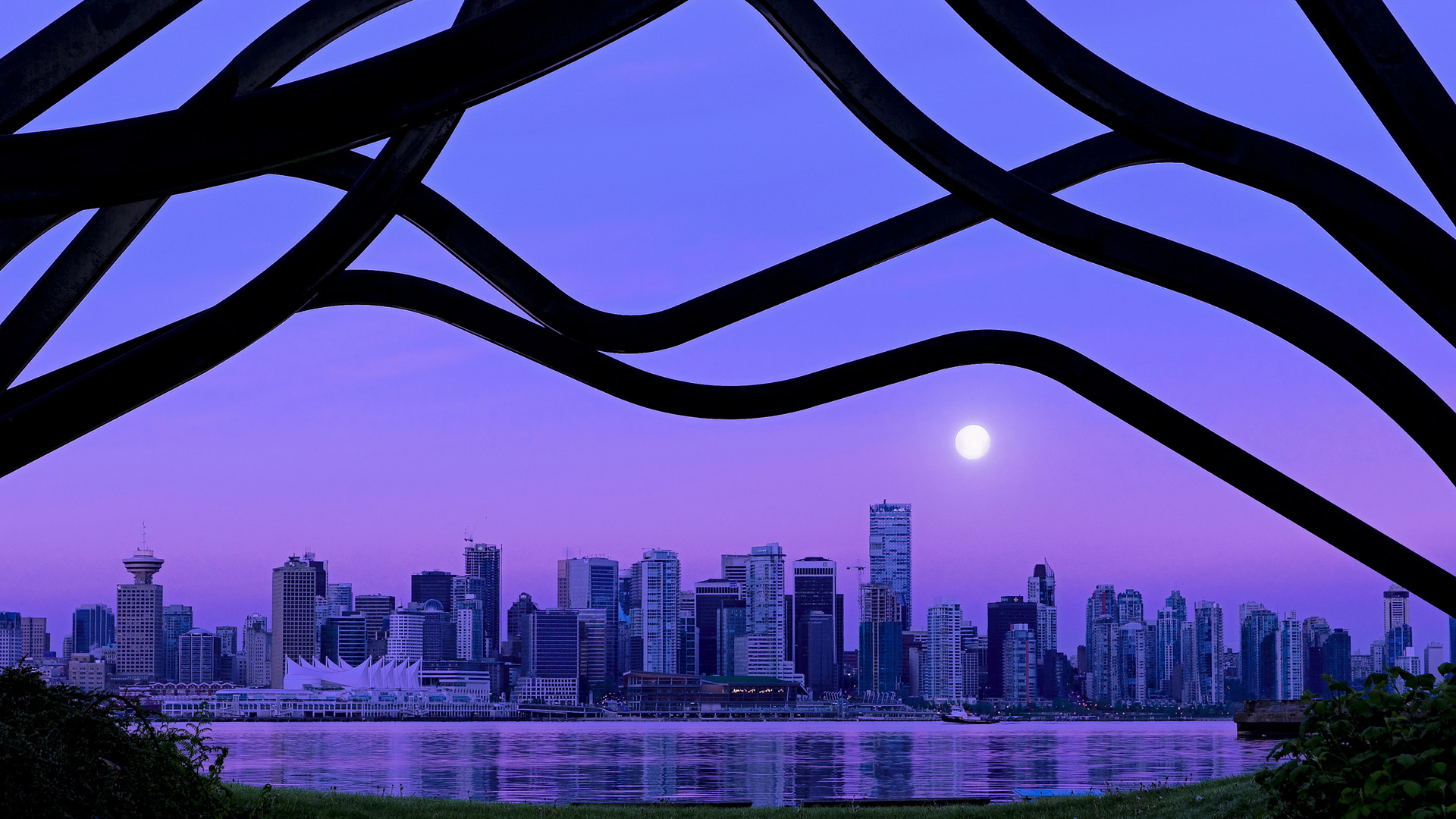 赛道与绿茵，当F1街道赛遇见尤文争冠战，摩洛哥的足球崛起照亮竞技世界的同一轮明月