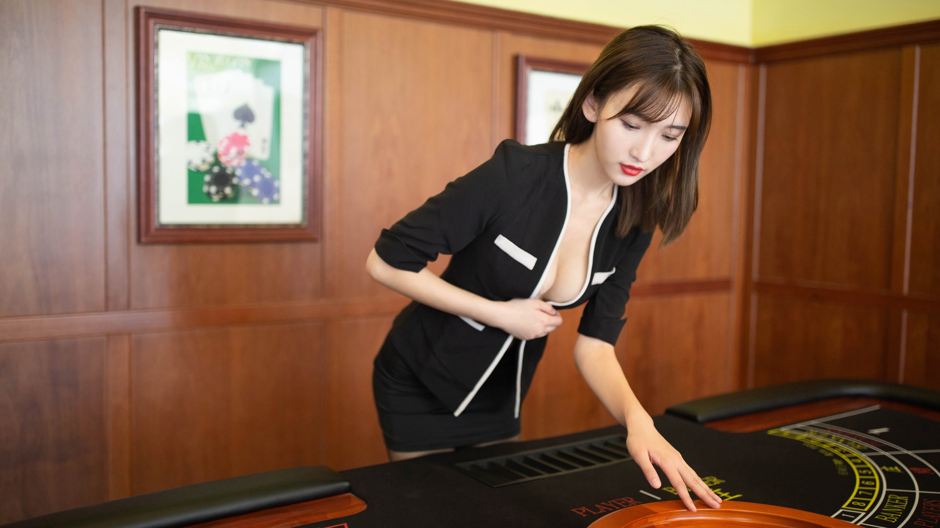 硬仗铁血与惊鸿一瞥,足球世界的一体两面